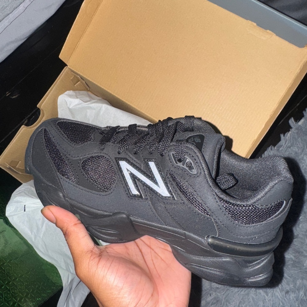 Black New Balance 9060 Grade School Size 5.5
